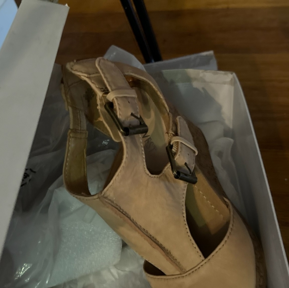Open toe wedge. - Picture 7 of 7